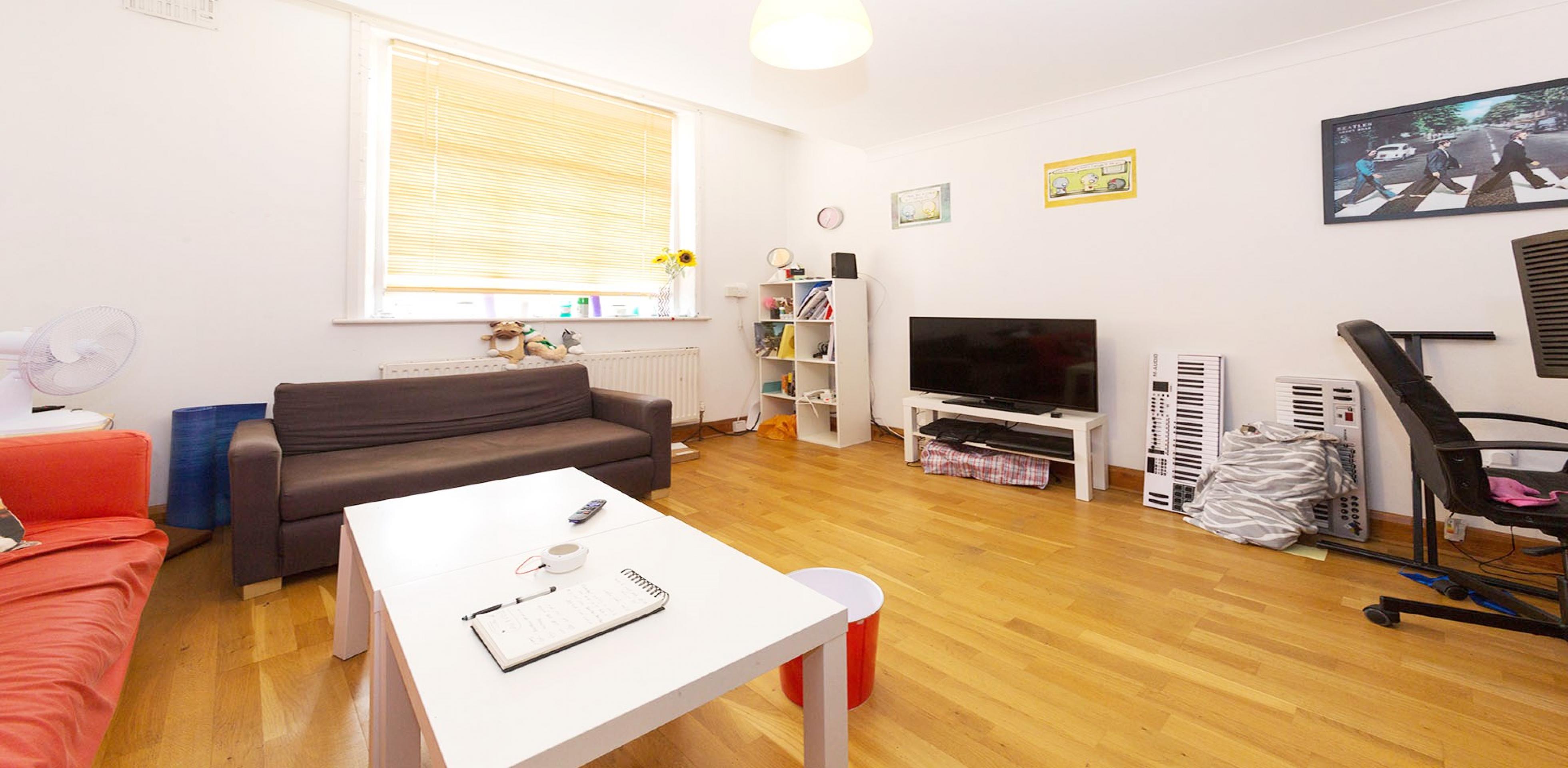 			2 Bedroom, 2 bath, 1 reception Flat			 Melrose Avenue, WILLESDEN GREEN NW2
